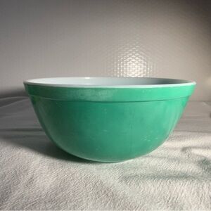 Vintage Pyrex 403 Green Bowl Green 2 1/2 Qt Pyrex OvenWare Bowl | Vintage